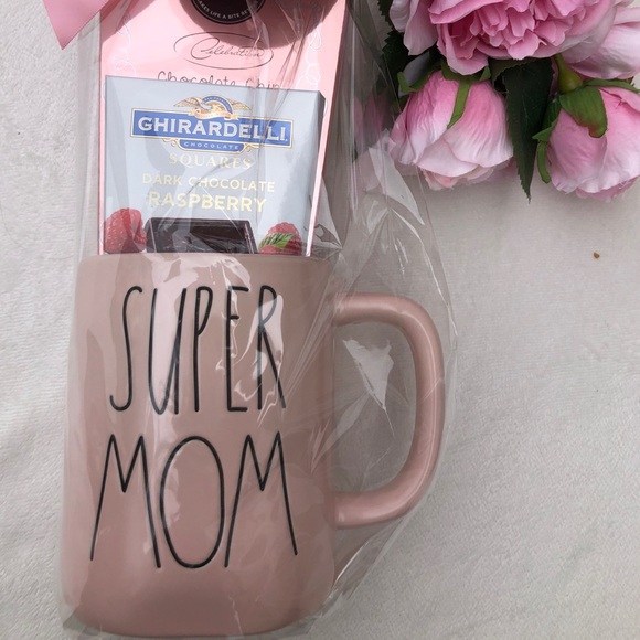 *SOLD* ❤️🎉 HOT PICK 🎉❤️Rea Dunn SUPER MOM Gift Mug - Picture 6 of 6